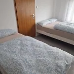 Einliegerwohnung Mit 2 Zimmern, Badezimmer, Kueche Appartement