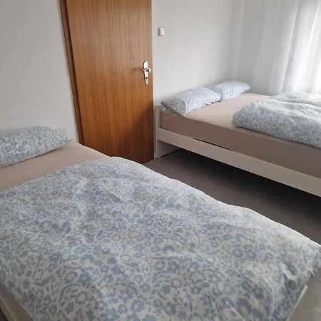 Einliegerwohnung Mit 2 Zimmern, Badezimmer, Kueche Appartement