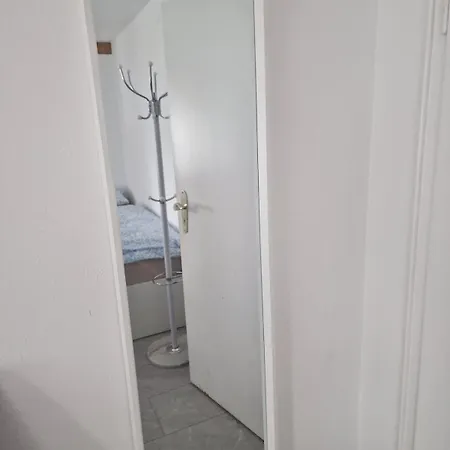 Einliegerwohnung Mit 2 Zimmern, Badezimmer, Kueche * 瓦尔茨胡特·田根